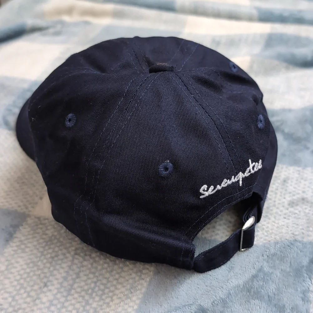 Serengetee Lot - Hats And Passport Holder - Picture 3 of 7